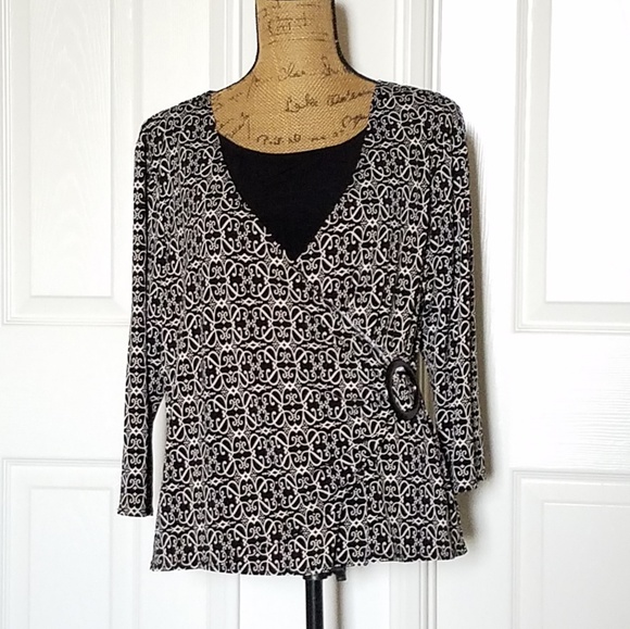 Elementz Tops - Elementz Black and white geometric graphic with ring cinch accent XL